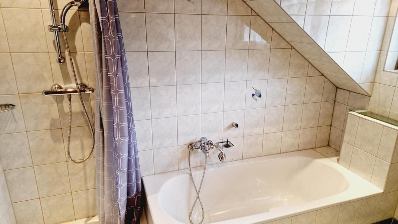 Gasthof Dorfschenke Stall Ngoại thất bức ảnh